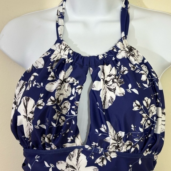 B 2 Prity sz med 1 piece swimsuit in a blue & white beachy look Nearly new - Picture 2 of 14